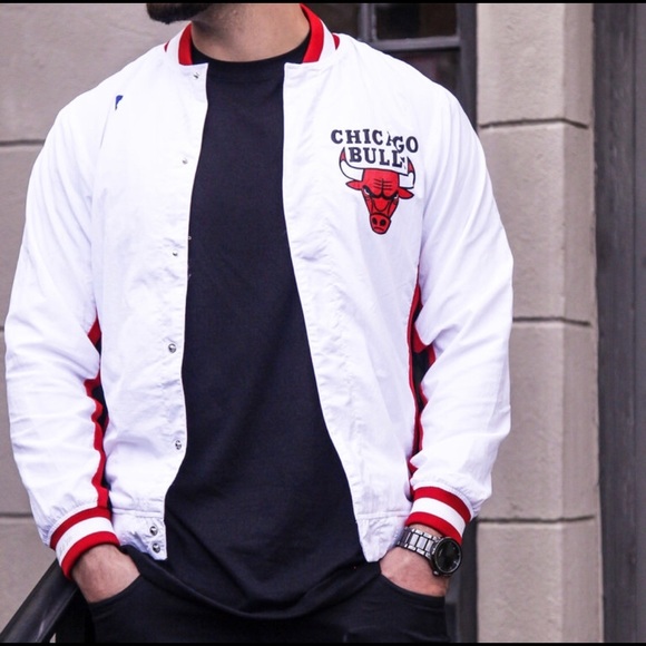 mitchell and ness bulls warm up jacket